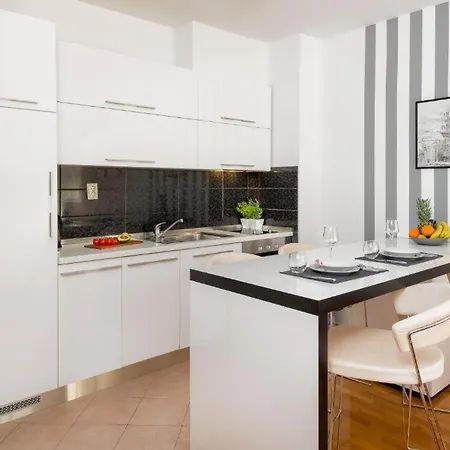 Good Life Apartment